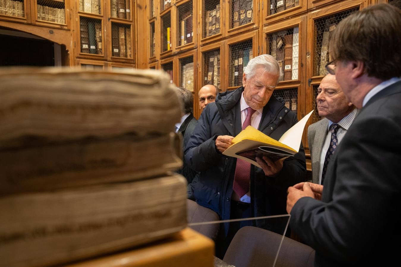 La visita de Vargas Llosa a la Mezquita-Catedral de Córdoba, en imágenes