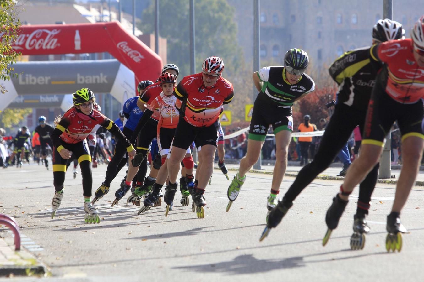 La carrera urbana popular «Tres Culturas» reúne en Toledo a 120 patinadores