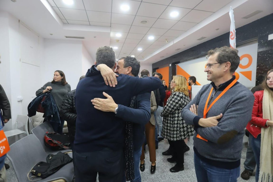 La noche electoral en la sede de Ciudadanos en Córdoba, en imágenes
