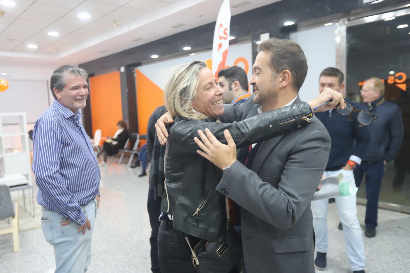 La noche electoral en la sede de Ciudadanos en Córdoba, en imágenes