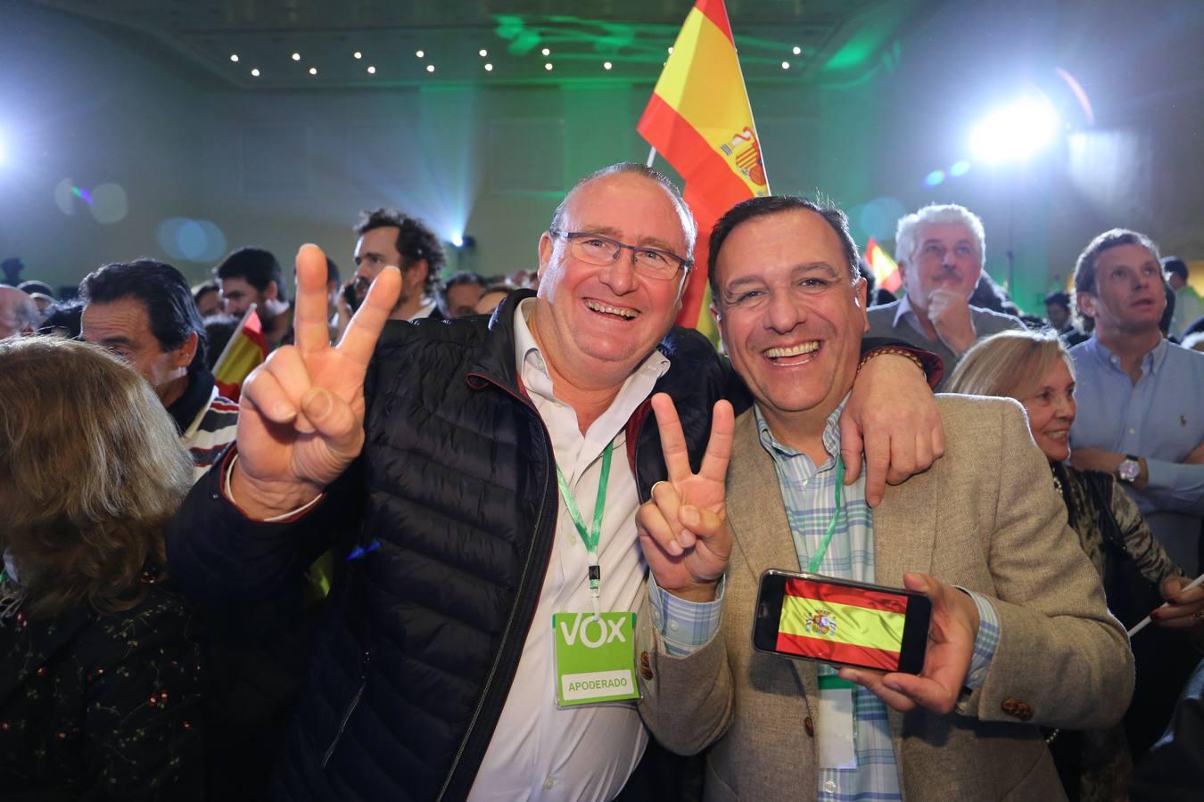 En fotos, VOX celebra su irrupción con fuerza en el Parlamento andaluz