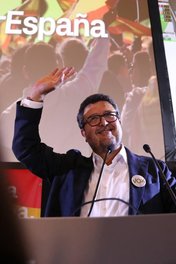 En fotos, VOX celebra su irrupción con fuerza en el Parlamento andaluz