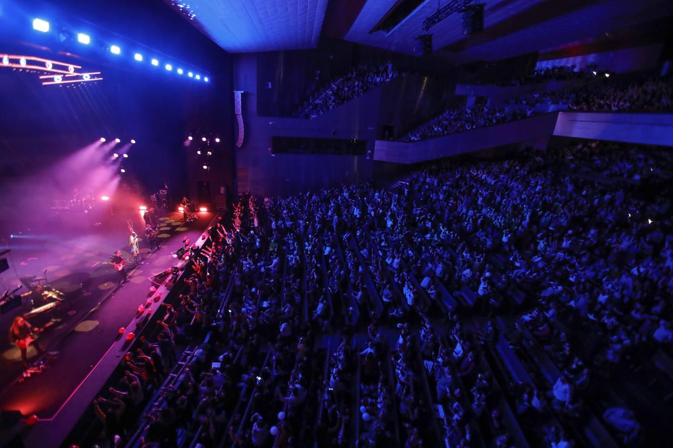 Malú triunfa en Sevilla con su gira «Oxígeno»