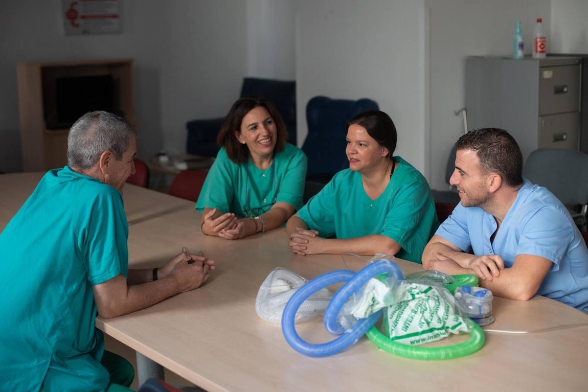 El día a día en la UCI del Reina Sofía de Córdoba, en imágenes