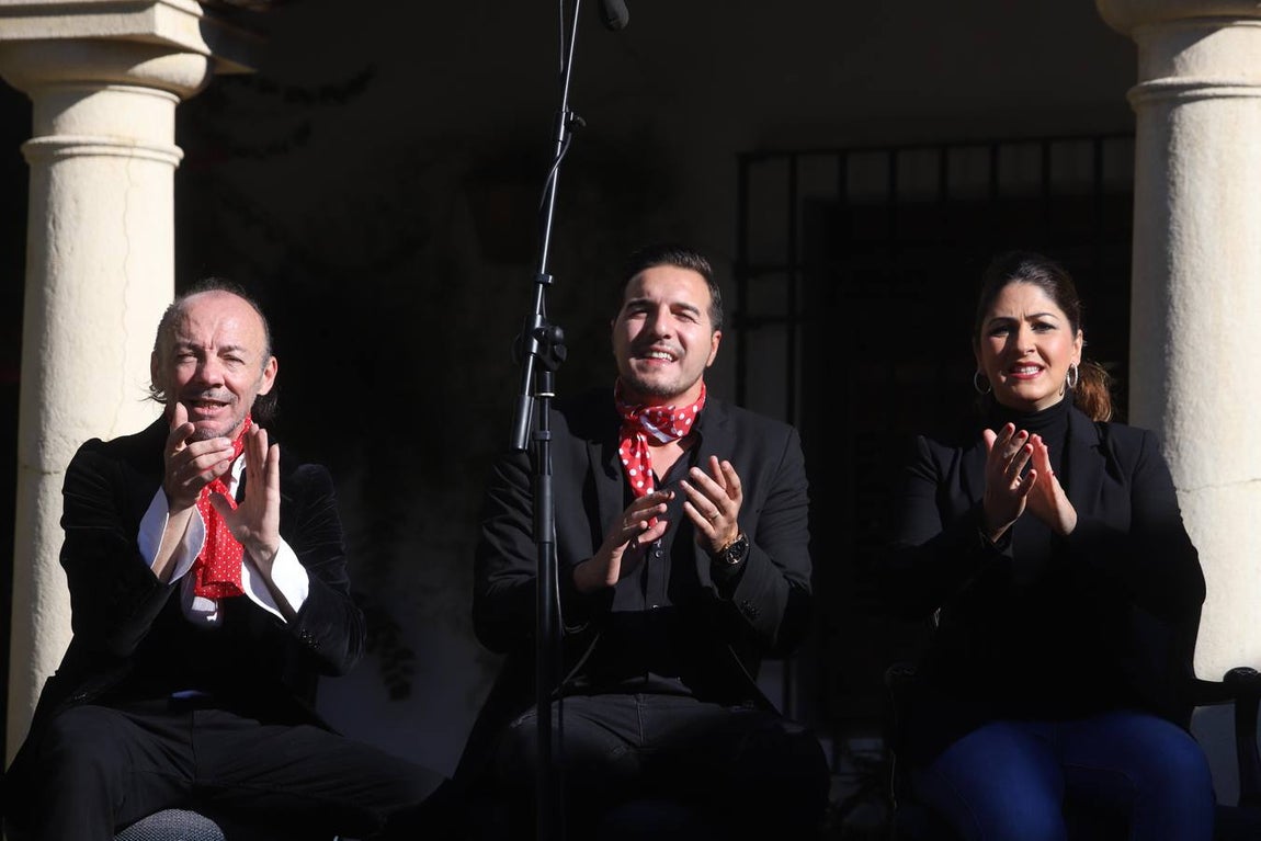 La zambomba flamenca empieza a sonar en Córdoba, en imágenes