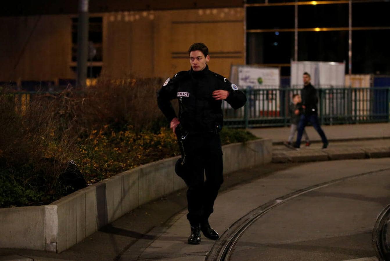 La policía tiene delimitada la zona del centro de Estrasburgo donde se ha registrado este miércoles un tiroteo. 