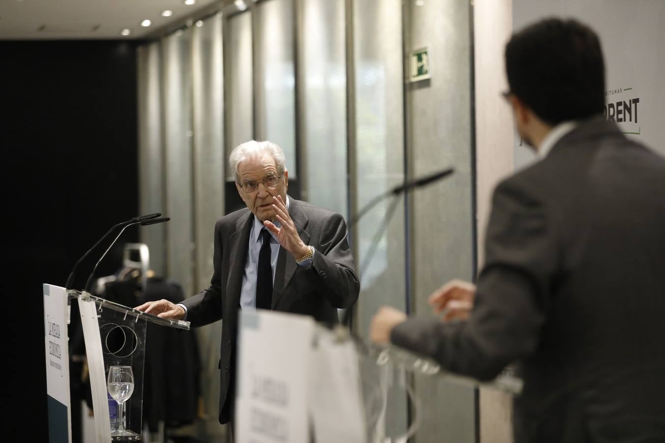 La conferencia de Garrigues Walker en Córdoba, en imágenes