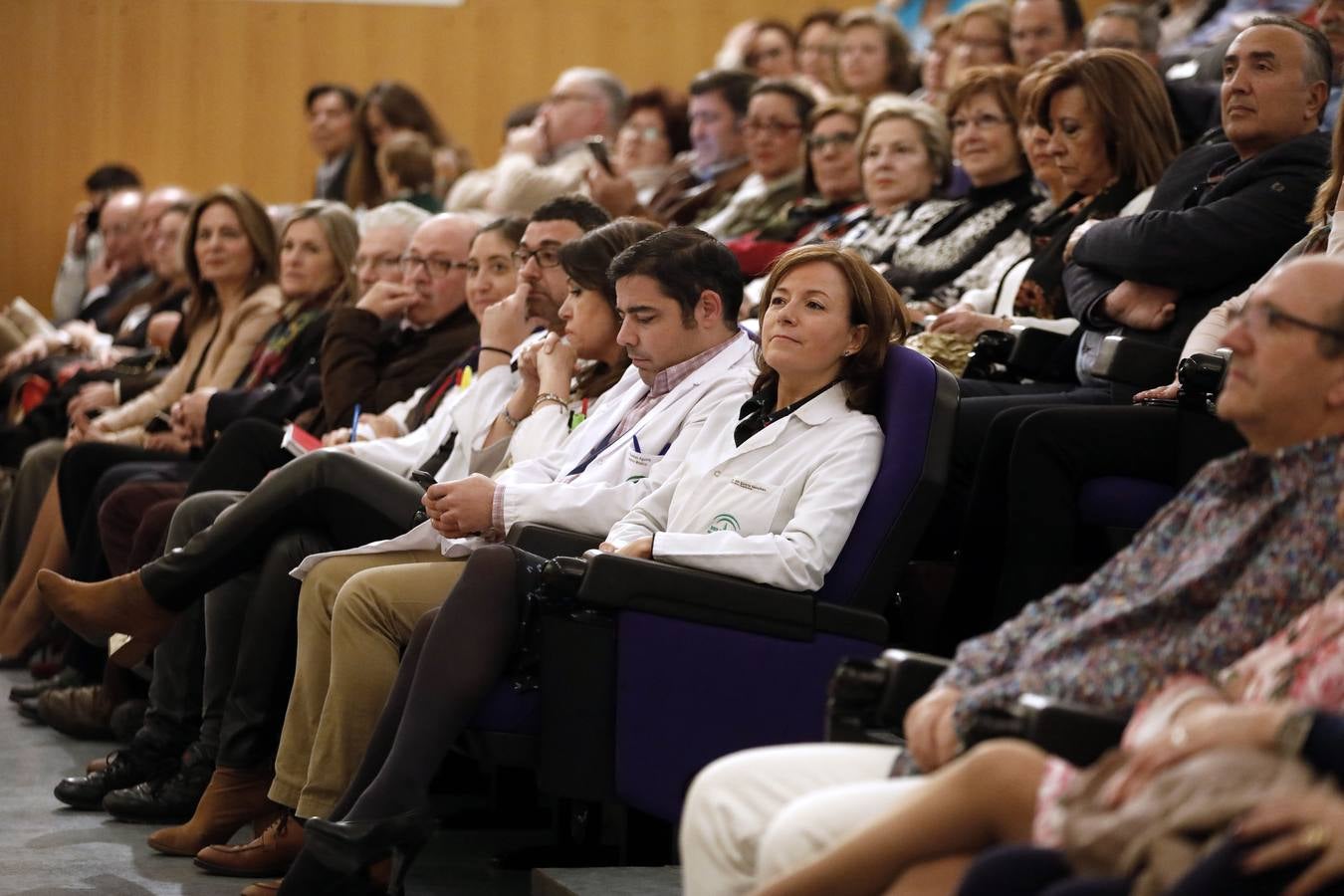 La despedida a más de 200 jubilados del Hospital Reina Sofía, en imágenes