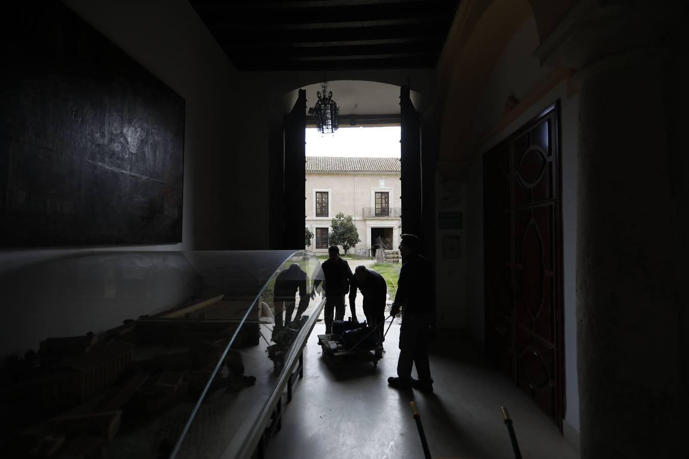 Los primeros preparativos para la reforma del Palacio Episcopal de Córdoba, en imágenes