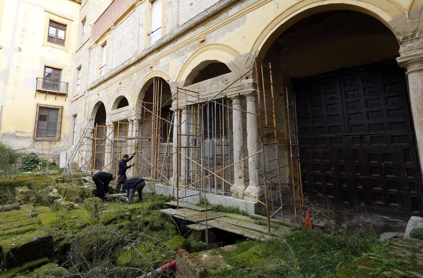 Los primeros preparativos para la reforma del Palacio Episcopal de Córdoba, en imágenes