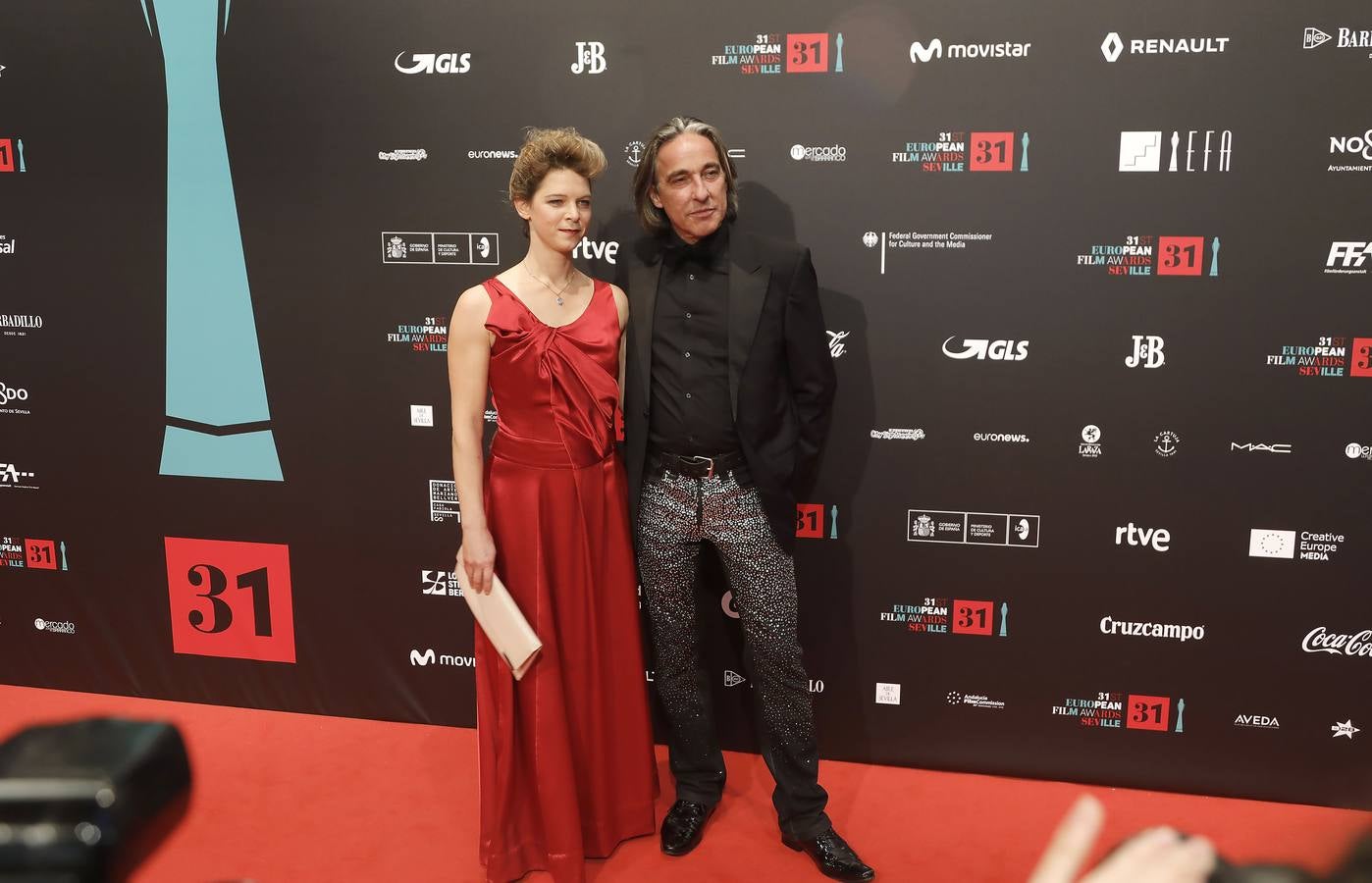 Fotogalería: Todos los rostros conocidos que acudieron a los Premios de la Academia de Cine Europeo en Sevilla (I)