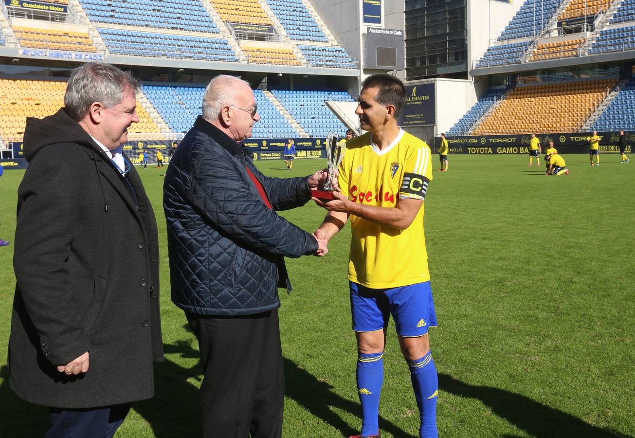 (FOTOS) El partido de fútbol de los Reyes Magos en imágenes