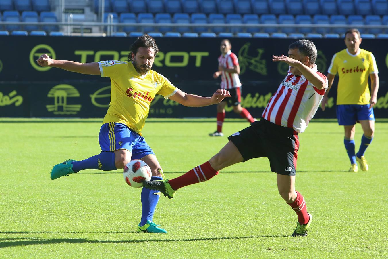 (FOTOS) El partido de fútbol de los Reyes Magos en imágenes