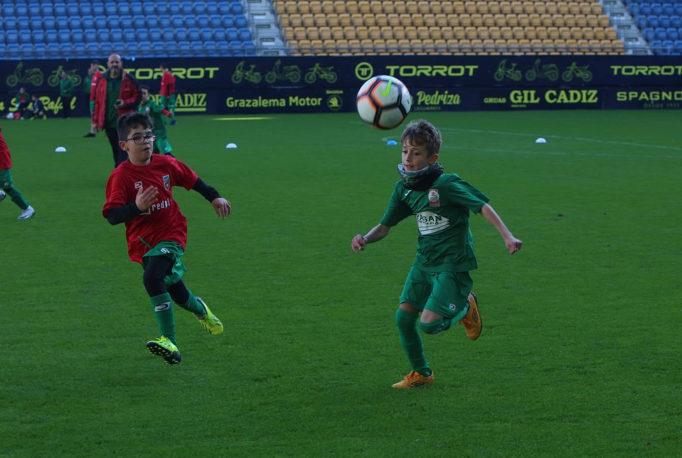 (FOTOS) El partido de fútbol de los Reyes Magos en imágenes