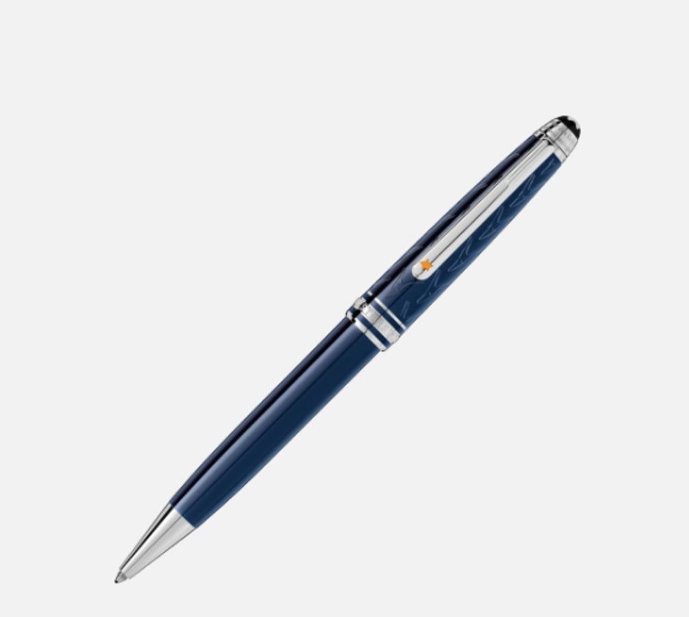 Bolígrafo. Aunque estemos en la era digital, un bolígrafo siempre va a ser una de las mejores opciones para regalar. El bolígrao de la imagen es el Meisterstück Classique Le Petit Prince Esferógrafo de Montblanc y cuesta 445 euros.