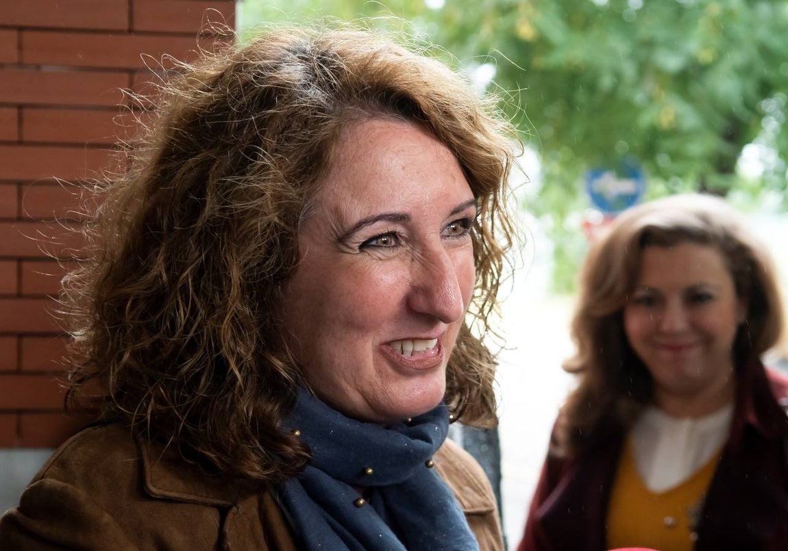 La presidenta de la peña cultural "la Giraldilla" de Carmona, Esperanza Nuñez