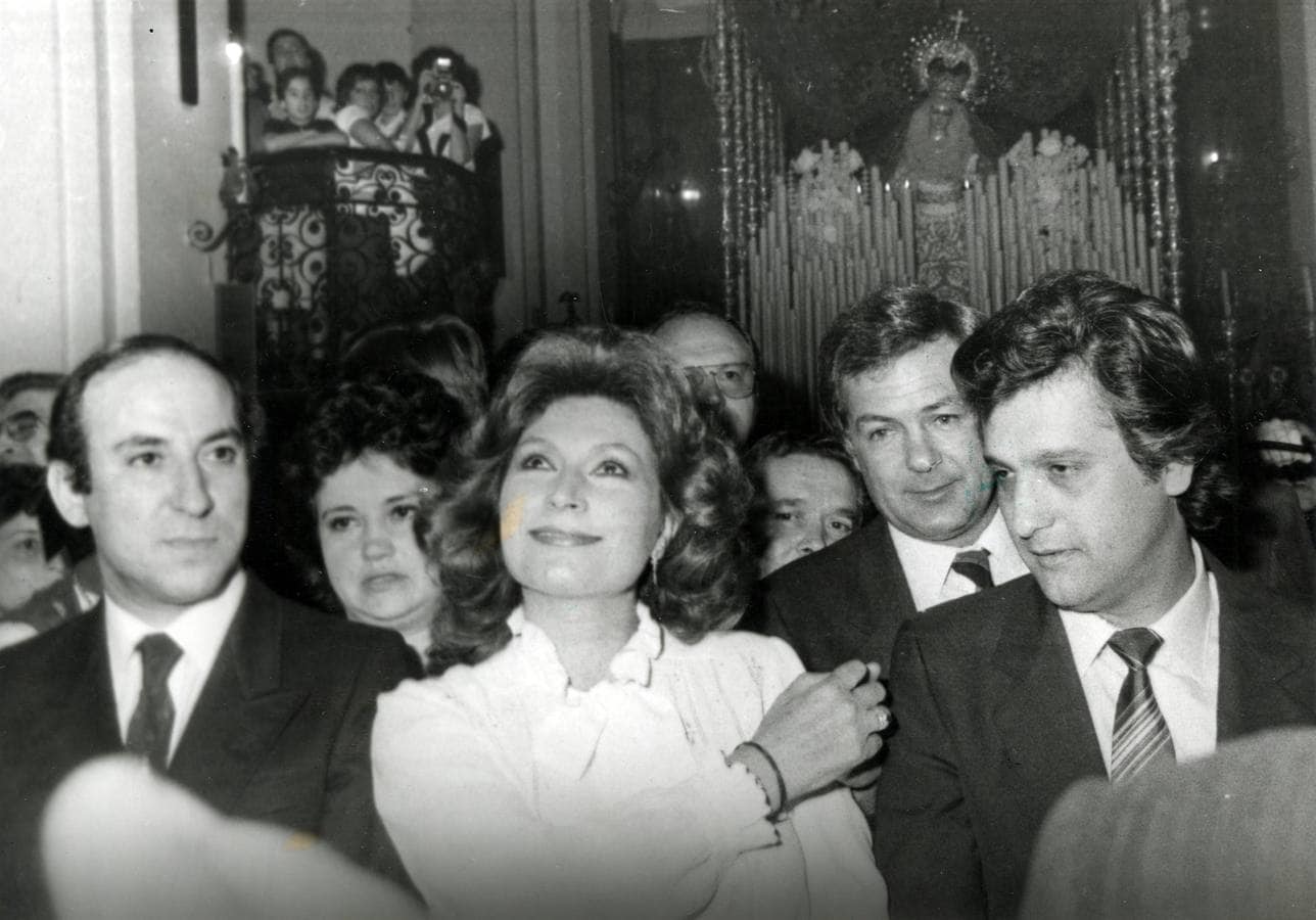Rocío Jurado, en primer plano, junto a Chiquetete en 1987
