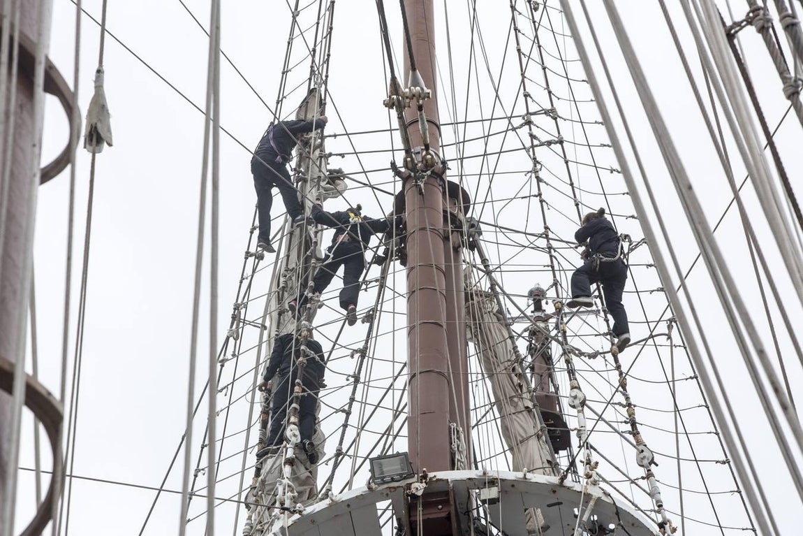 En imágenes: El Juan Sebastián de Elcano se adiestra para su nuevo crucero de instrucción
