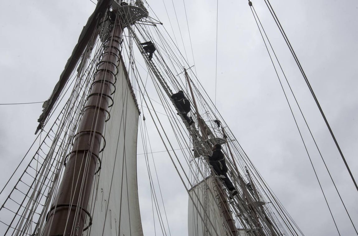 En imágenes: El Juan Sebastián de Elcano se adiestra para su nuevo crucero de instrucción