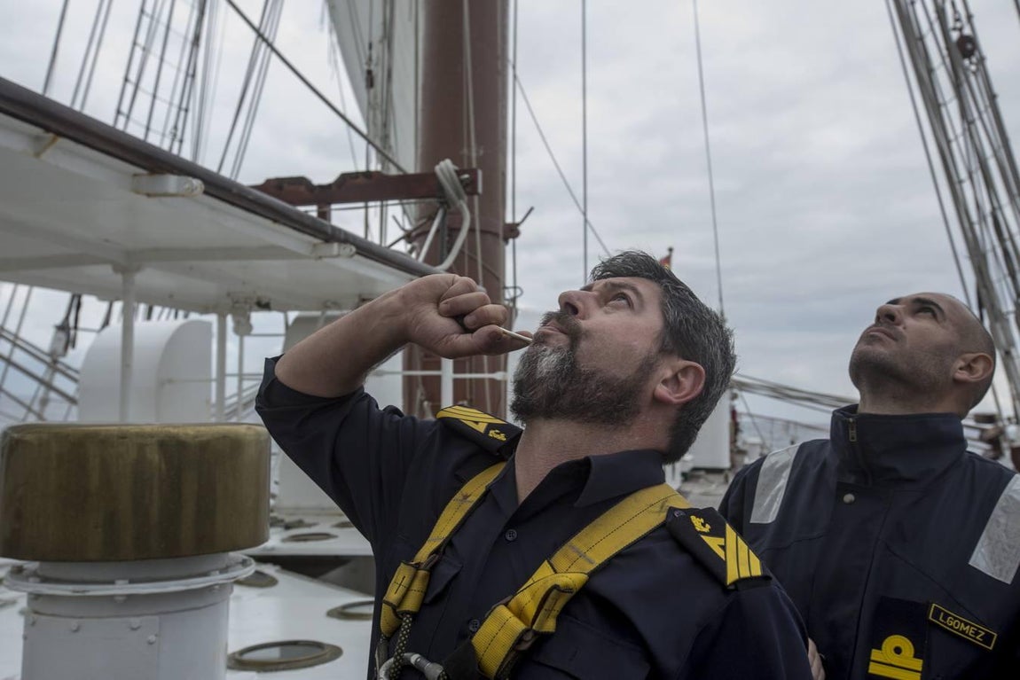 En imágenes: El Juan Sebastián de Elcano se adiestra para su nuevo crucero de instrucción