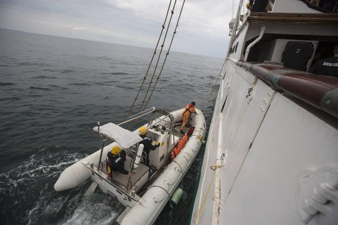 En imágenes: El Juan Sebastián de Elcano se adiestra para su nuevo crucero de instrucción