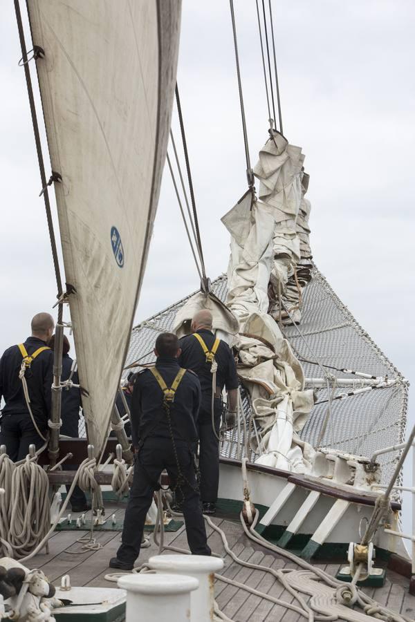En imágenes: El Juan Sebastián de Elcano se adiestra para su nuevo crucero de instrucción