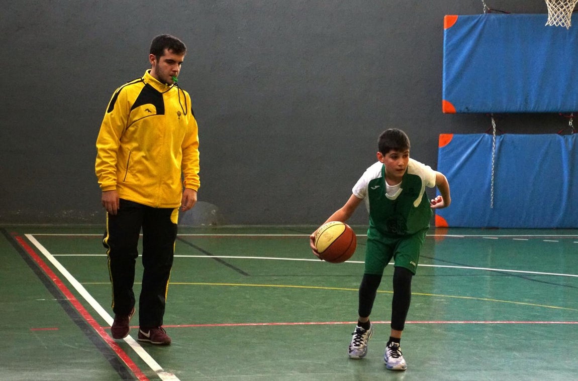 Las mejores imágenes del partido entre Salesianos San Miguel y Jesús Maestro