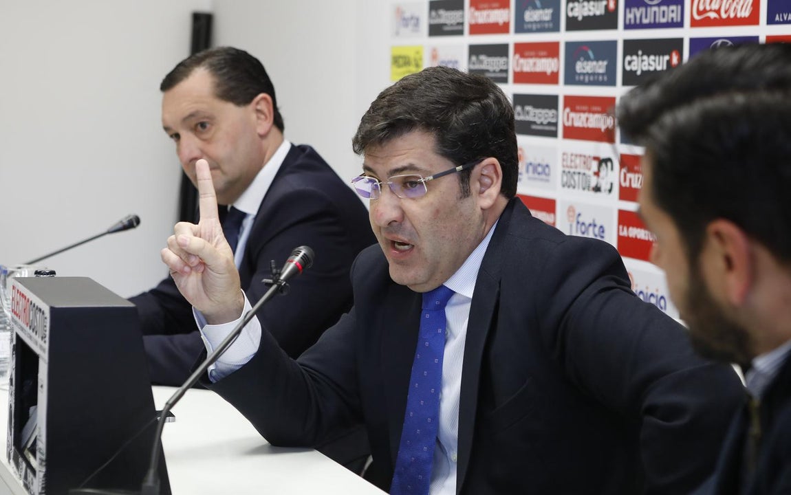 La comparecencia de Jesús León, presidente del Córdoba CF, en imágenes