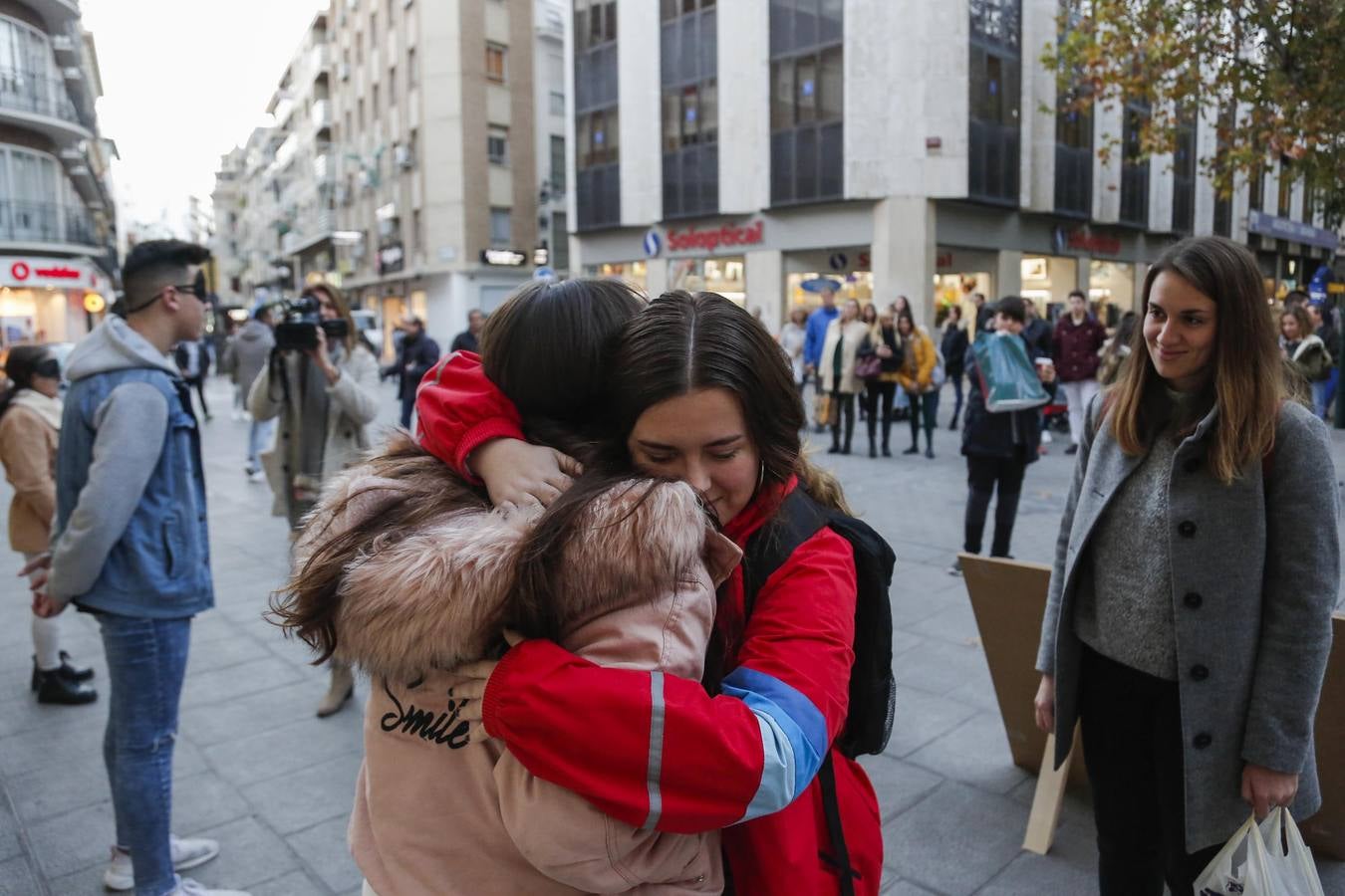 Los abrazos de los barrios desfavorecidos de Córdoba, en imágenes