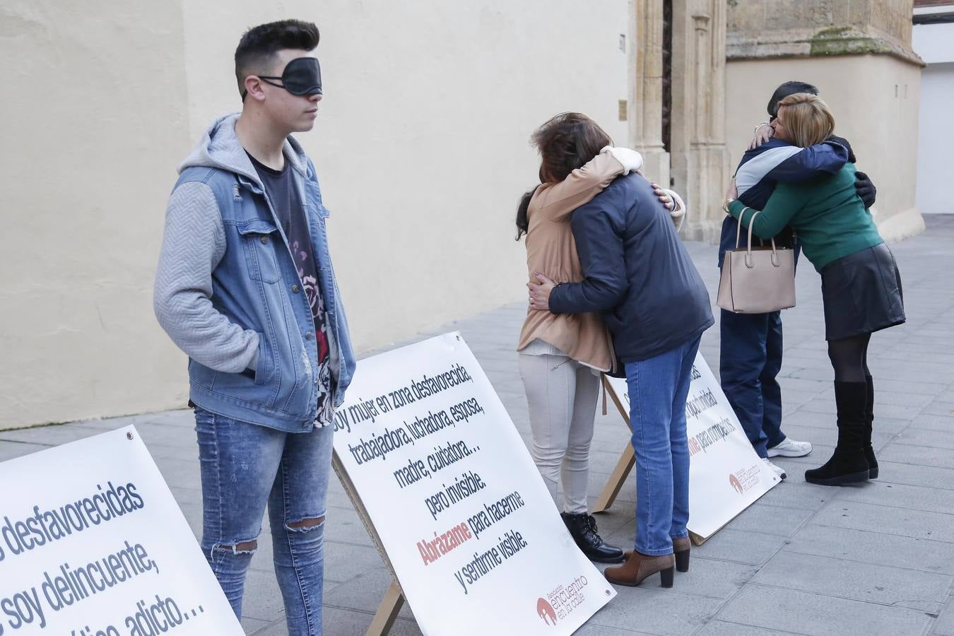 Los abrazos de los barrios desfavorecidos de Córdoba, en imágenes