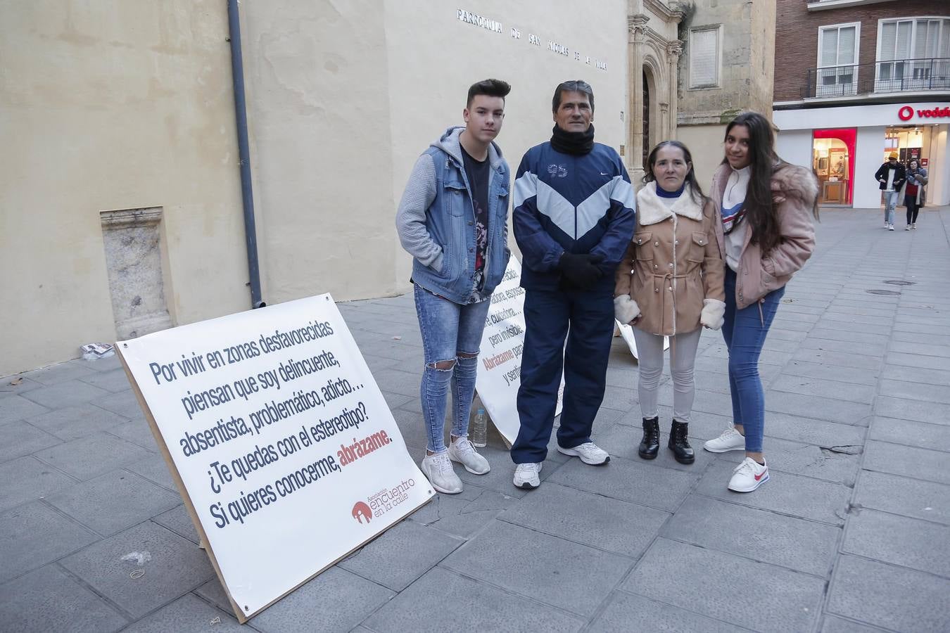 Los abrazos de los barrios desfavorecidos de Córdoba, en imágenes