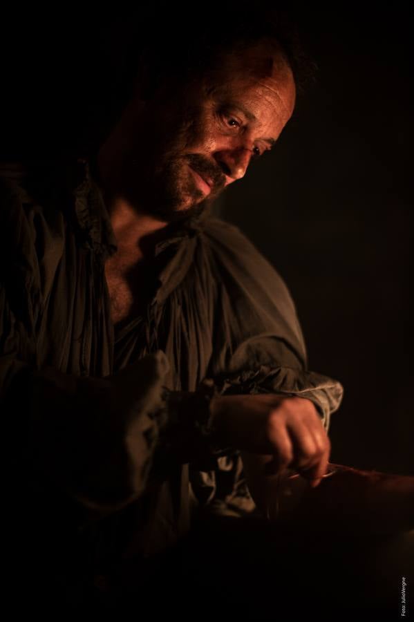 Julio Callejo es Conrado. 