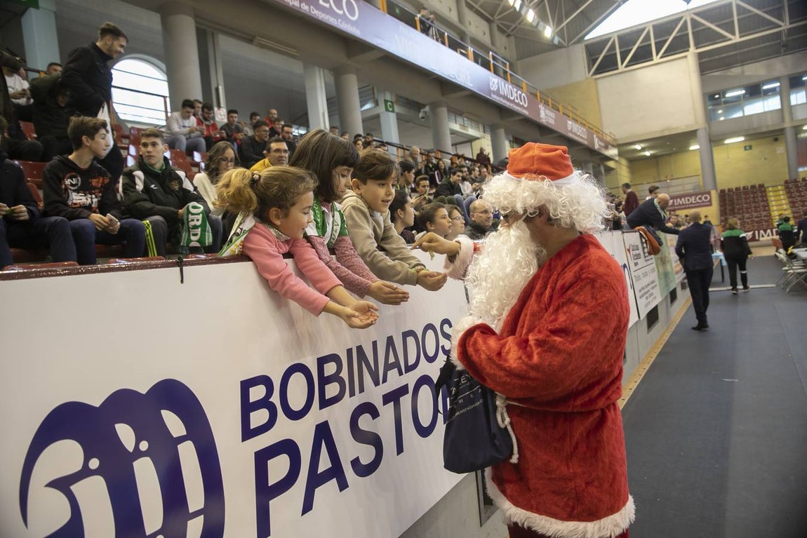 El Córdoba CF Futsal-Colo Colo, en imágenes