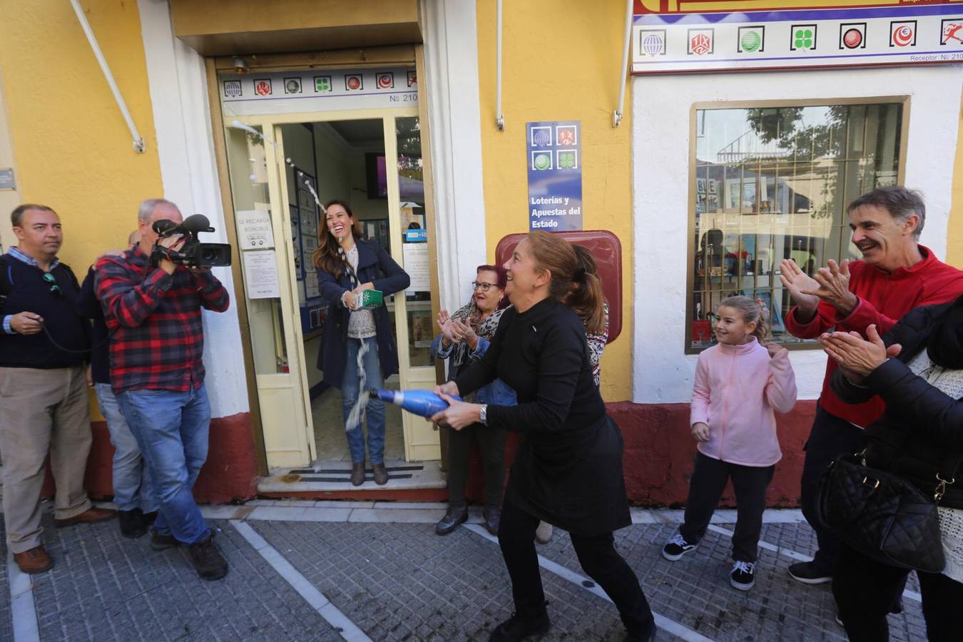 La alegría de la Lotería de Navidad en la provincia de Cádiz