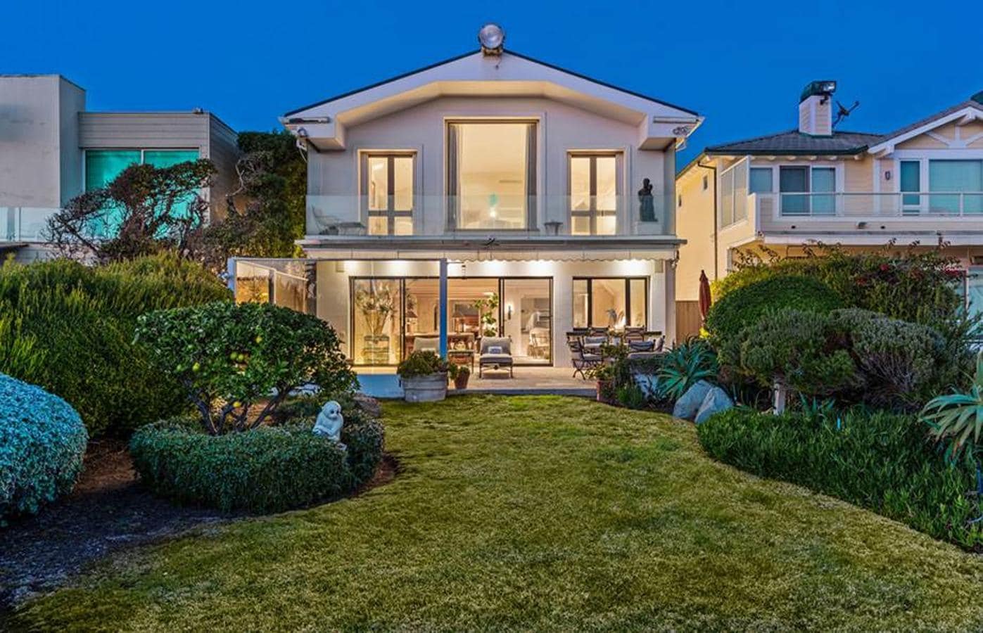 Fachada de la casa. La casa de Frank Sinatra, en Broad Beach en Malibú, California, acaba de ponerse a la venta por cerca de 11.4 millones de euros.