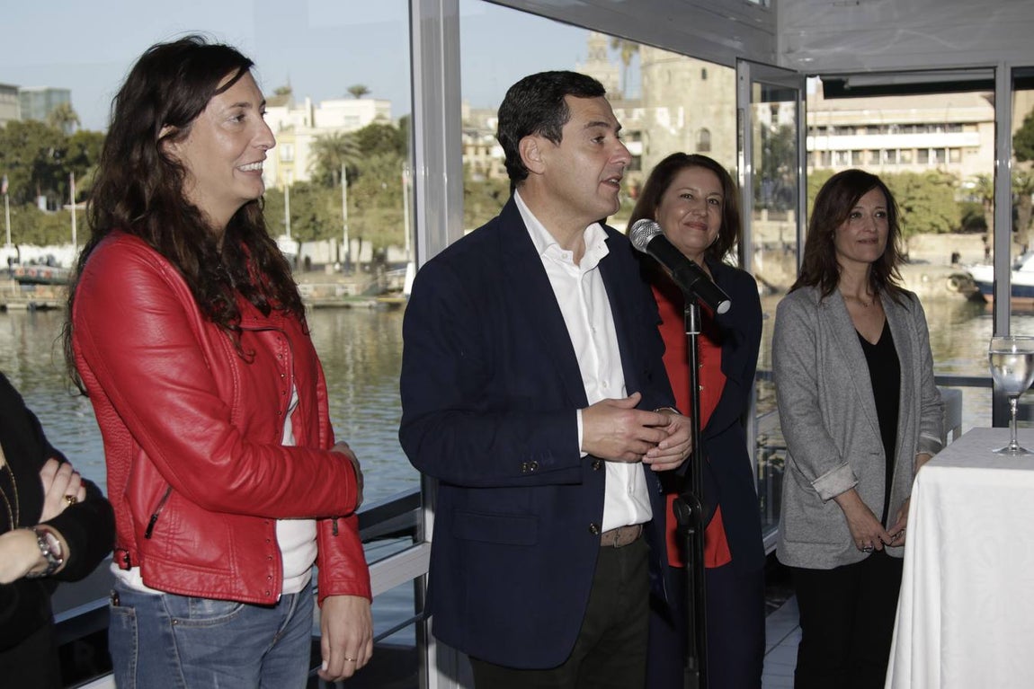 En imágenes, el PP andaluz celebra con los medios la Navidad... y el nuevo panorama político