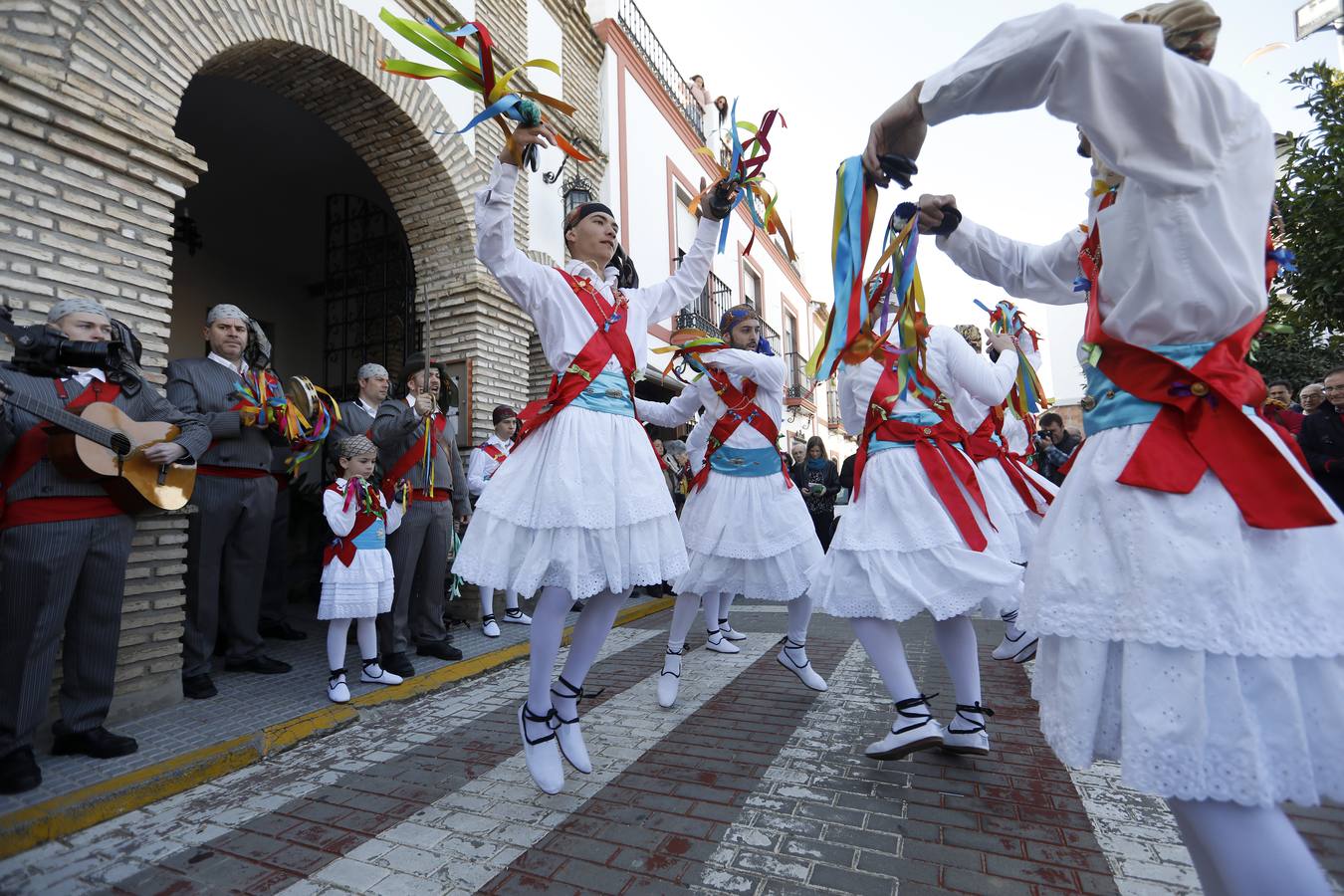 La Danza de los Locos de Fuente Carreteros, en imágenes