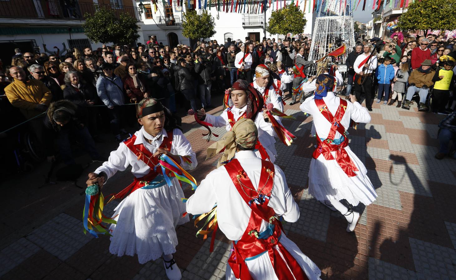 La Danza de los Locos de Fuente Carreteros, en imágenes