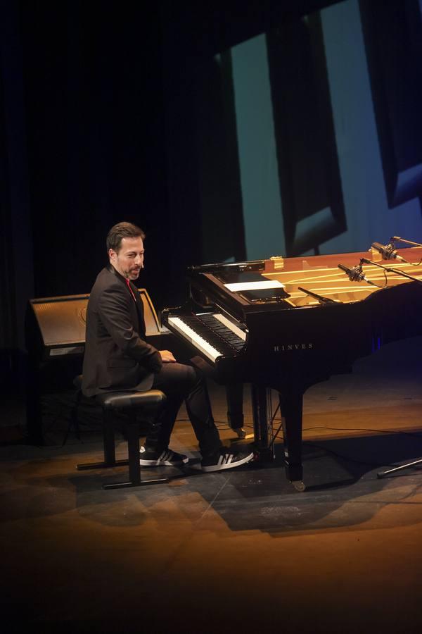 El show de Alberto de Paz en el Teatro Góngora, en imágenes