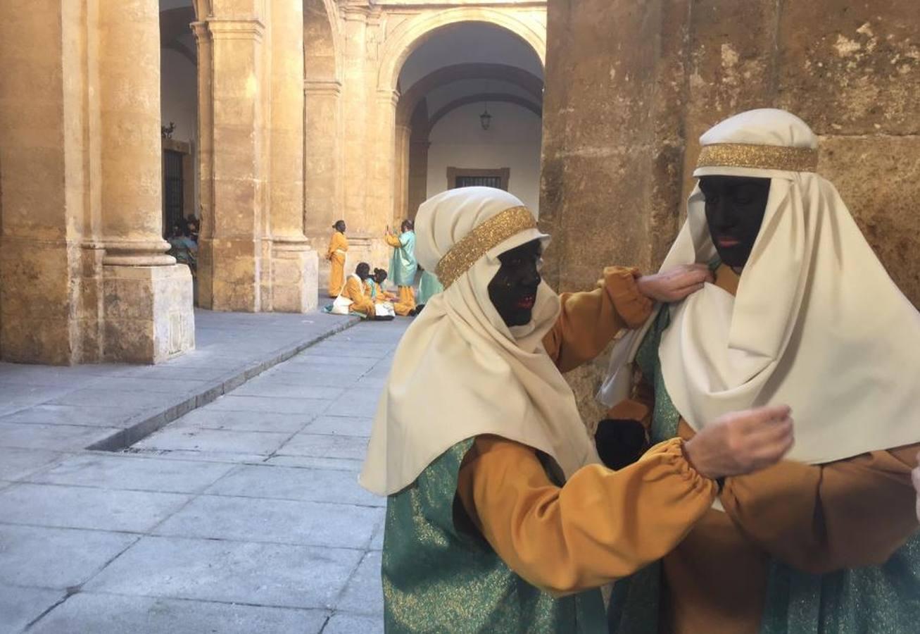 Las mejores imágenes de las primeras horas de la Cabalgata de Reyes Magos 2019 de Sevilla