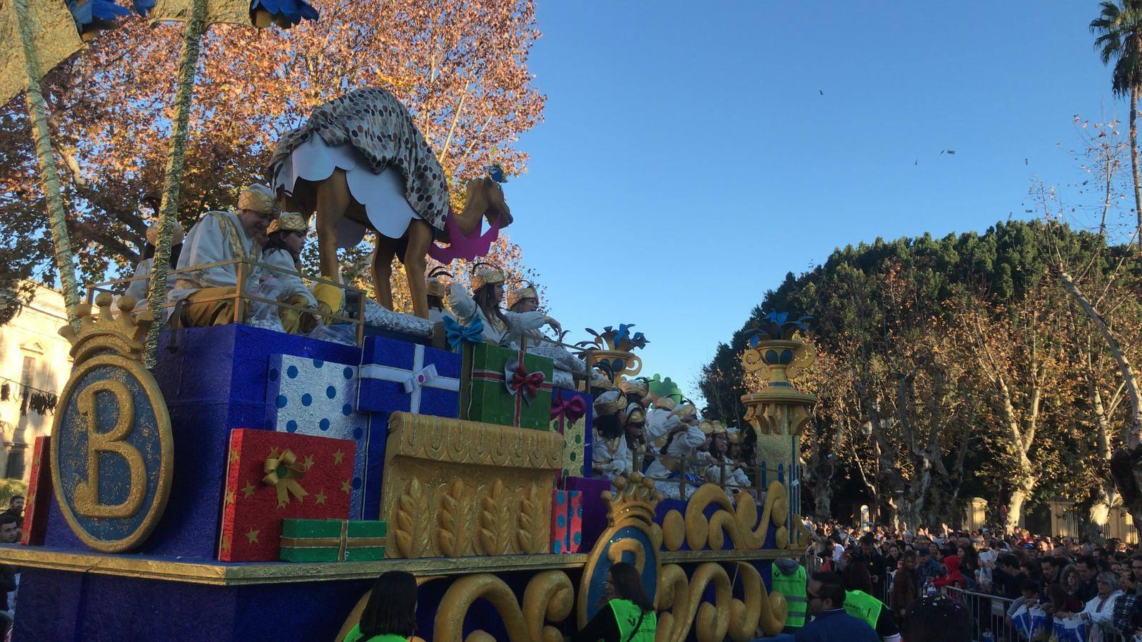 Las mejores imágenes de las primeras horas de la Cabalgata de Reyes Magos 2019 de Sevilla