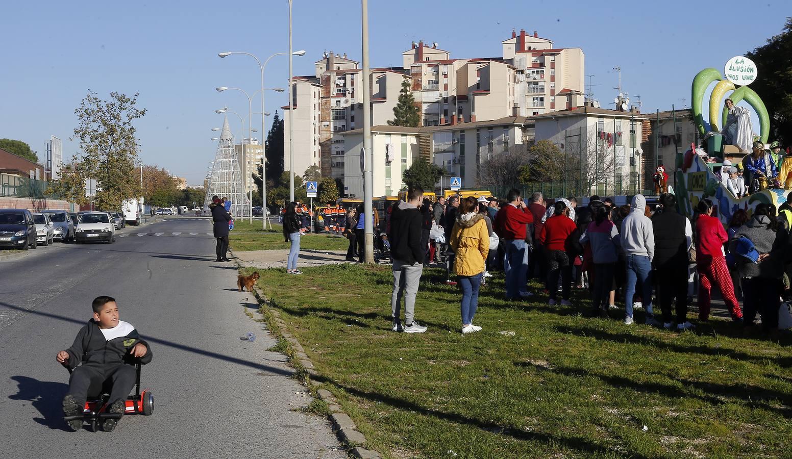 Los Reyes reparten alegría en uno de los barrios más pobres de España