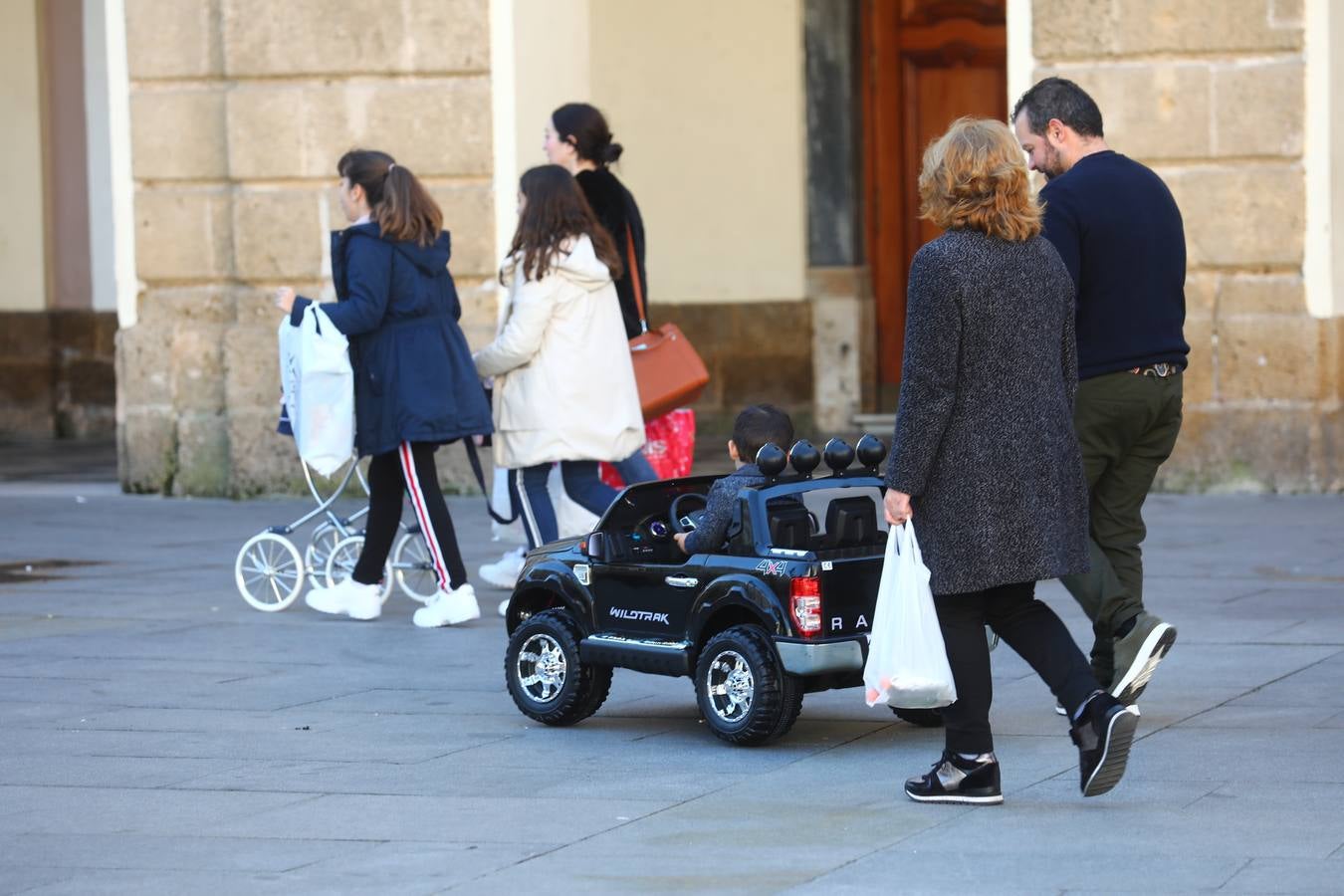 Los Reyes Magos reparten ilusión por las casas de la provincia de Cádiz