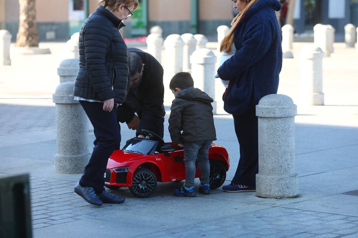 Los Reyes Magos reparten ilusión por las casas de la provincia de Cádiz