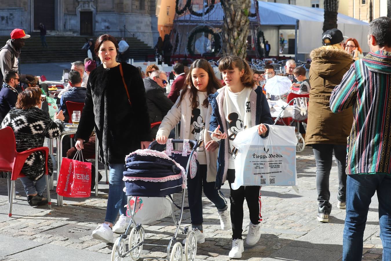 Los Reyes Magos reparten ilusión por las casas de la provincia de Cádiz