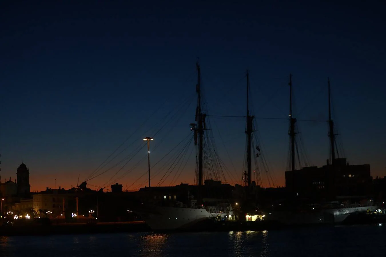 FOTOS: Elcano regresa a Cádiz