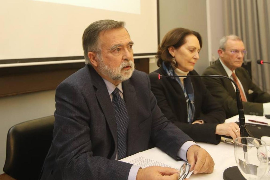La conferencia de Rodríguez Neila en el Foro «El templo de Córdoba», en imágenes