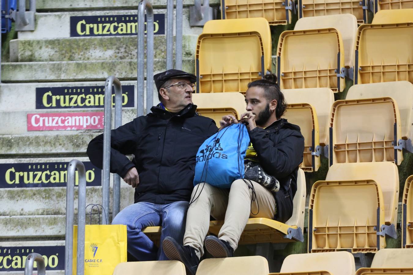 Búscate en las gradas del Carranza en el Cádiz CF-Granada