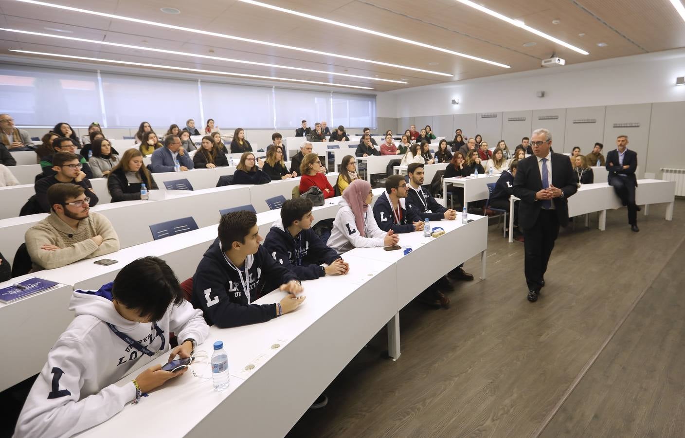 El «Open Day» de la Universidad Loyola, en imágenes