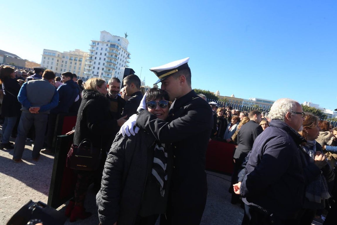 Fotogalería: Emocionante «hasta pronto» al Juan Sebastián Elcano